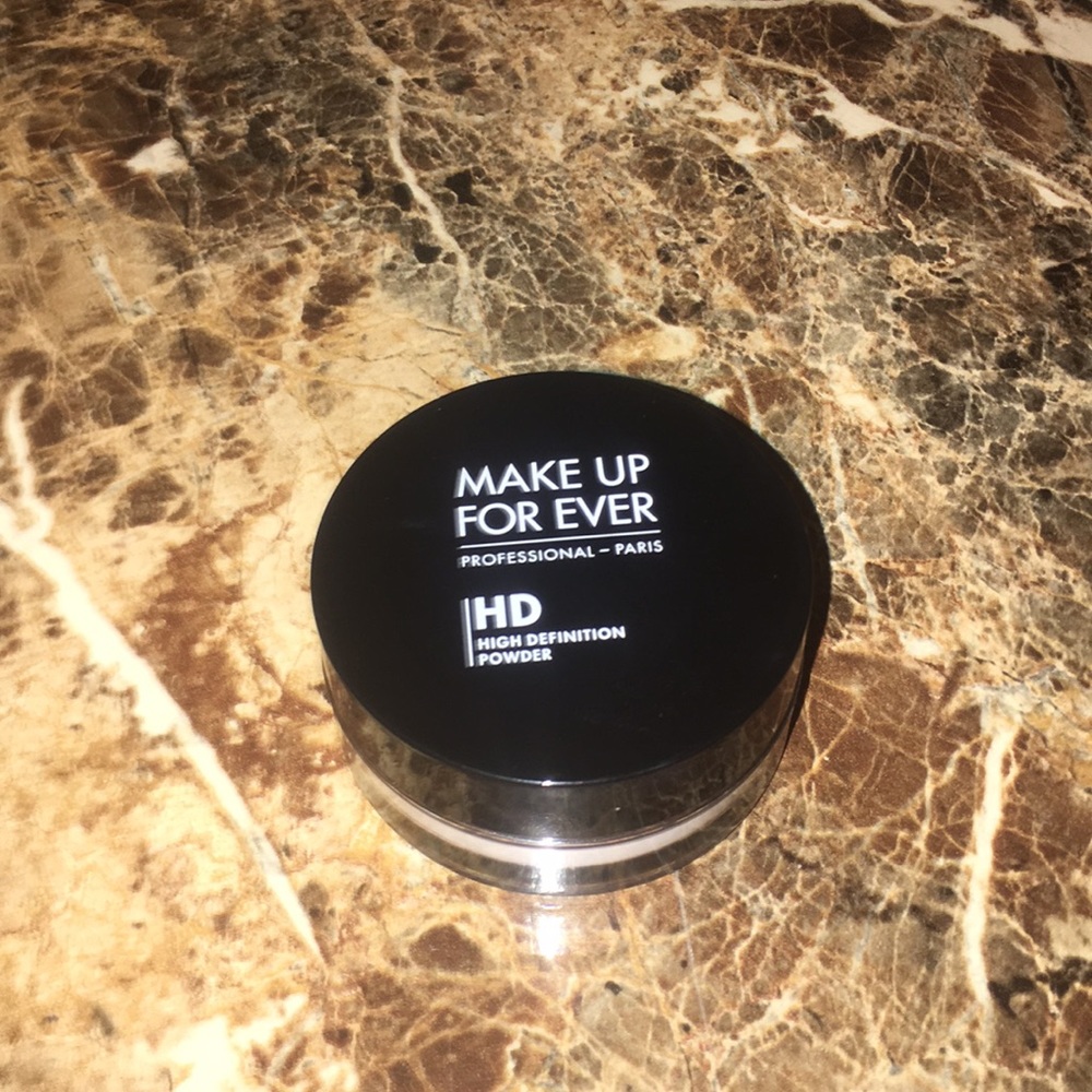 Brand new Makeup Forever HD Face finishing Powder